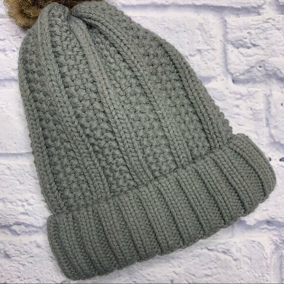 Cable Knit PomPom Beanie - Picture 2 of 5